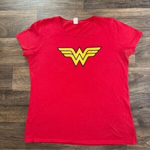 Red Fitted Short Sleeve Tee with Wonder Woman Logo